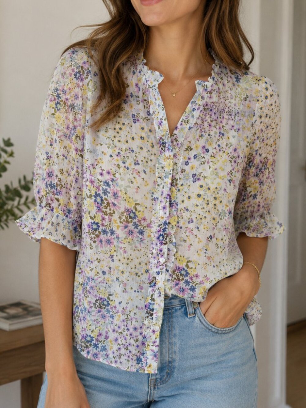 CeCe Women's Floral Ruffled Sleeve Button-up Blouse. Small